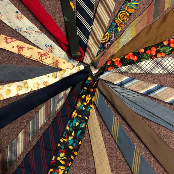18 Men’s Ties SUPERSALE! 2/$10 or 4/$15 - Picture 3 of 10